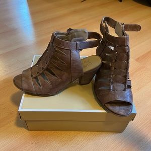 NWOT NATURALIZER Booties